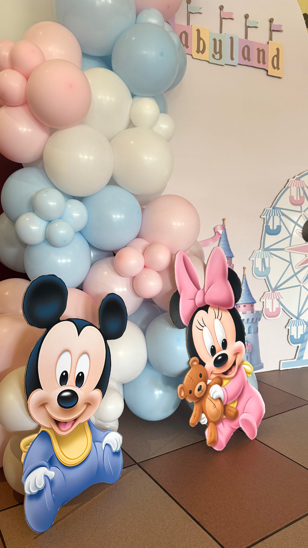 Mickey & Minnie